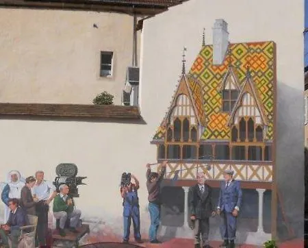 Le Bellecroix Apartment