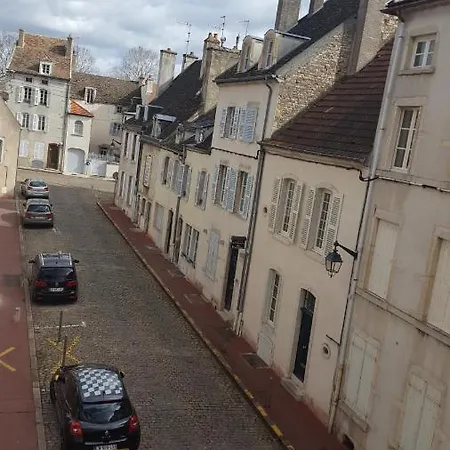 Le Bellecroix Apartment