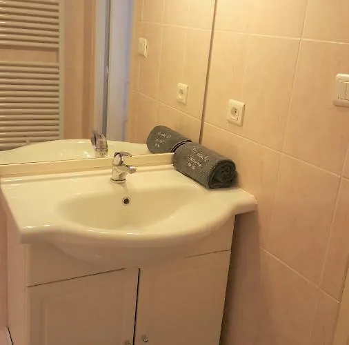 Le Bellecroix Apartment